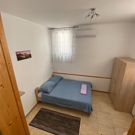 Studio-Apartman Aurora Apartman Póla Kültér fotó