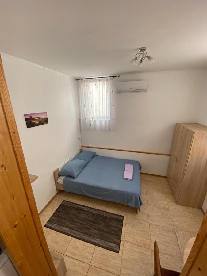 Studio-Apartman Aurora Apartman Póla Kültér fotó