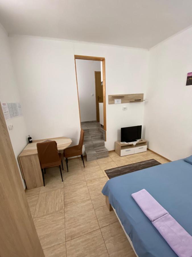Studio-Apartman Aurora Apartman Póla Kültér fotó